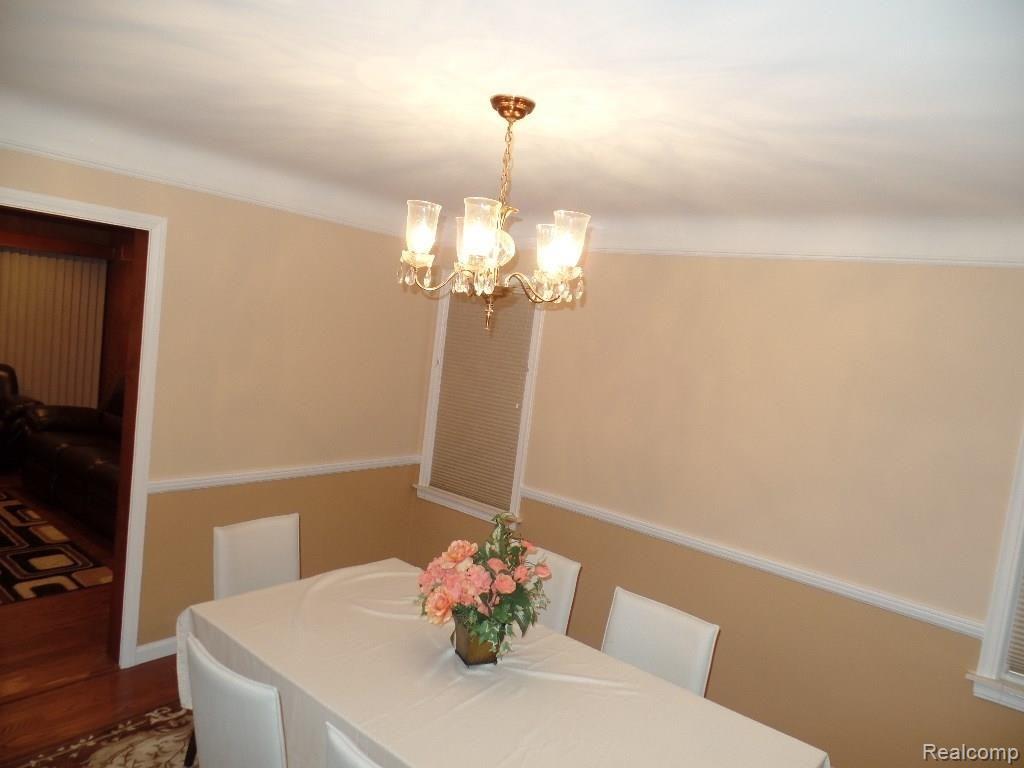3532 Eastham Road Dearborn, MI 48120 - Photo 6 of 26 SAM_1163.JPG