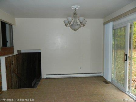 2341 West Rattalee Lake Road Holly, MI 48442 - Photo 4 of 11 dining area