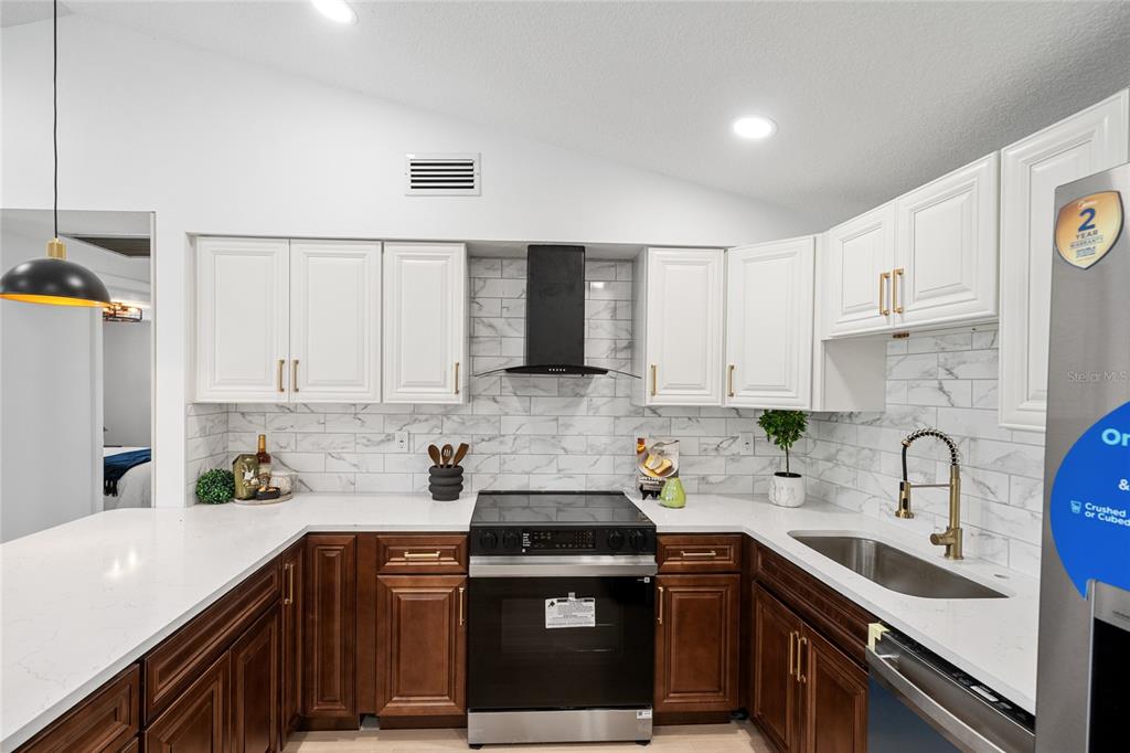 4922 Ackerman Street New Port Richey, FL 34653 - Photo 6 of 16 Gallery Image 6