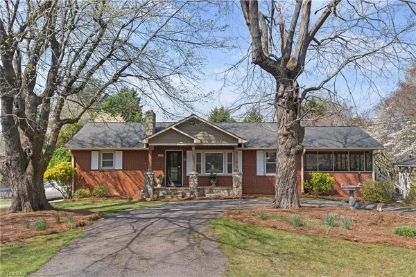 $359,900 | 410 Lynhaven Drive, Winston-Salem, NC 27104