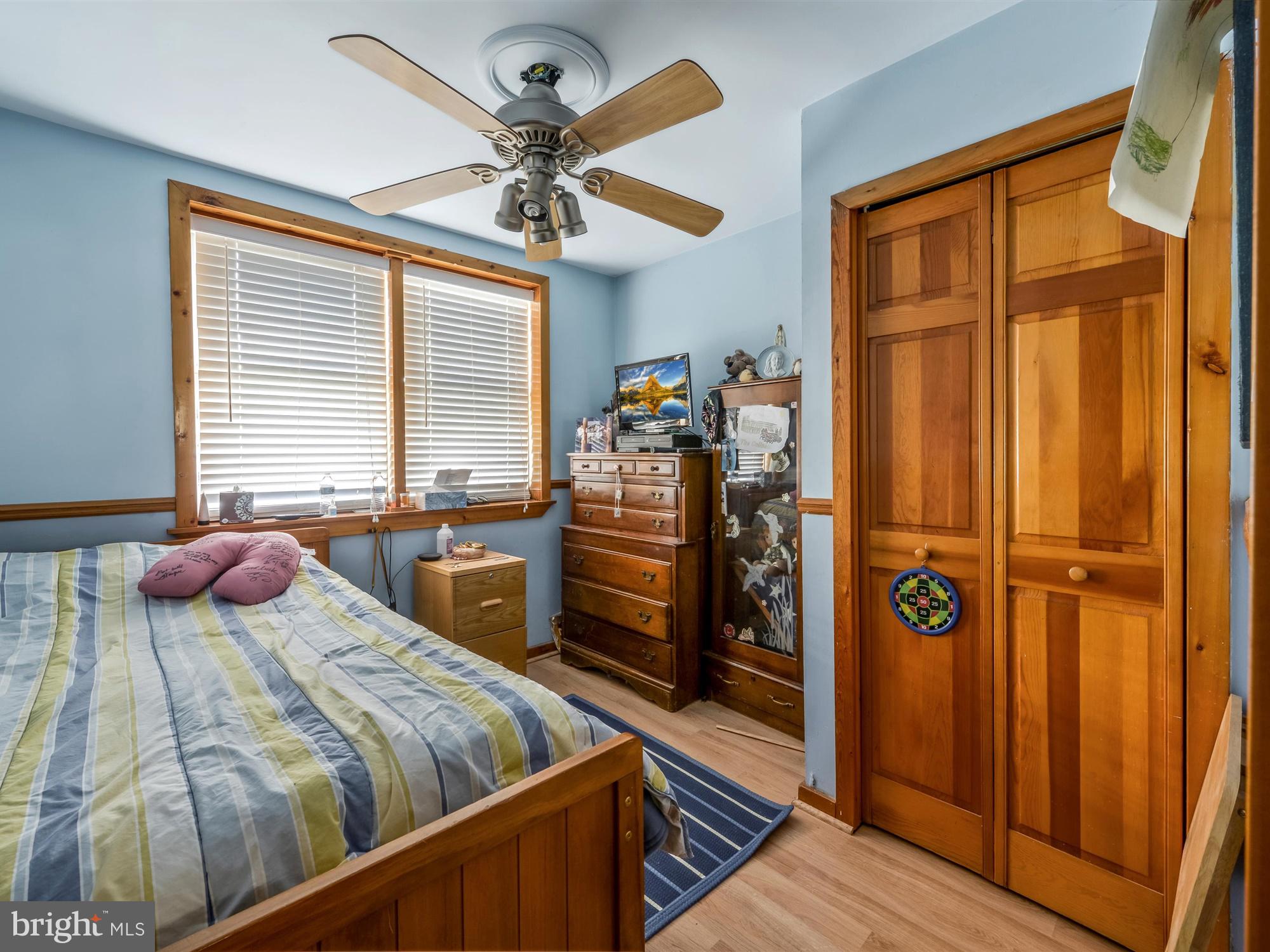 1711 Stocker Street Philadelphia, PA 19145 - Photo 11 of 17 Master custom work closet
