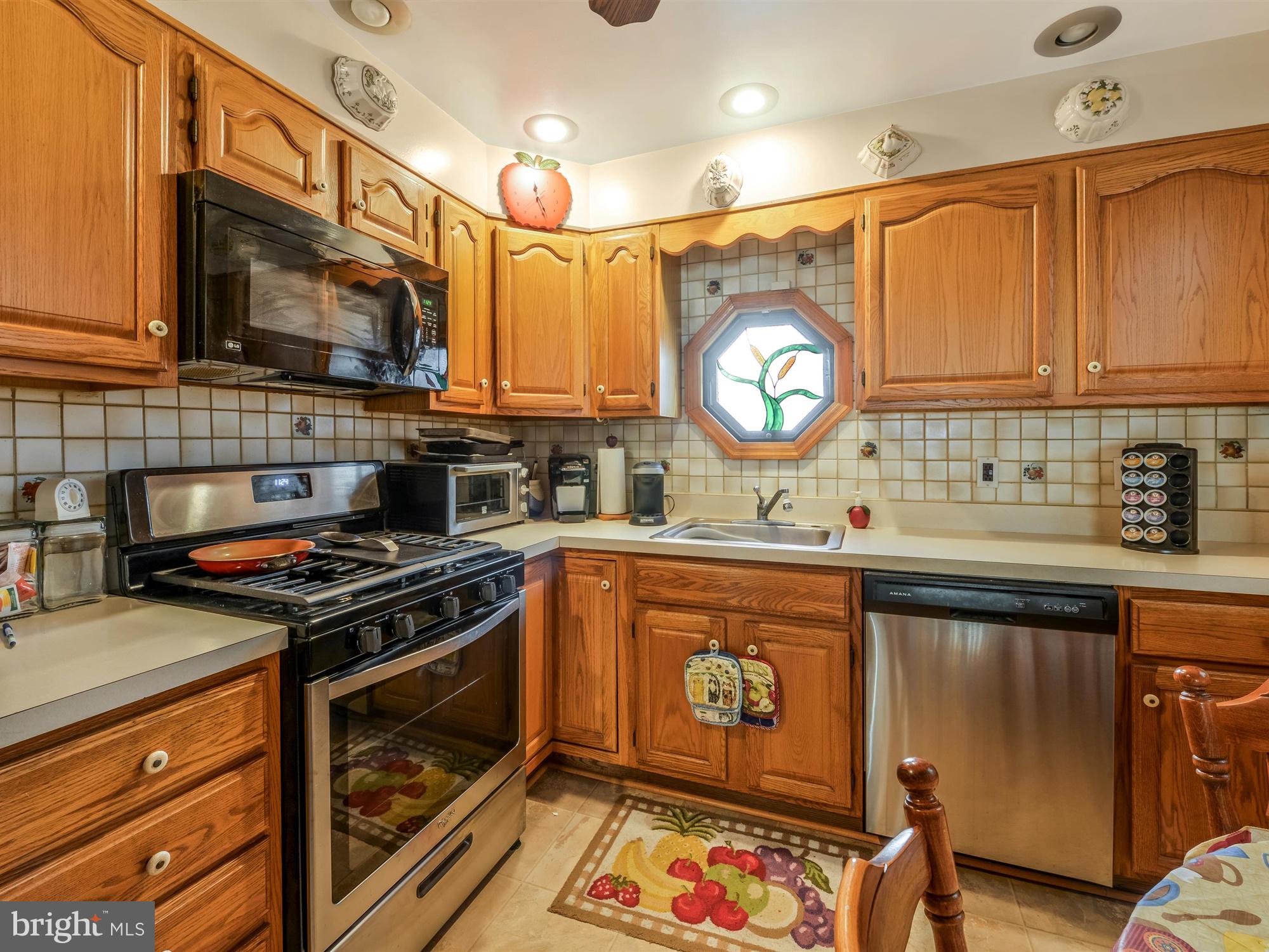 1711 Stocker Street Philadelphia, PA 19145 - Photo 8 of 17 Tons of cabinets in Kitchen