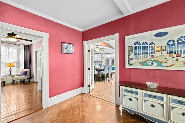 a view of livingroom with furniture
