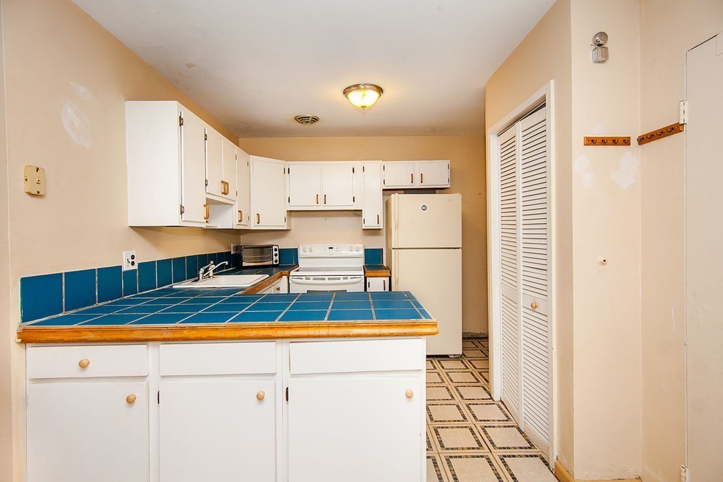 133 Warren Street, Unit 3 Watertown, MA 02472 - Photo 7 of 16