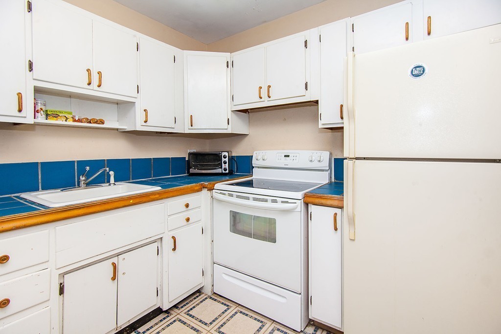 133 Warren Street, Unit 3 Watertown, MA 02472 - Photo 8 of 16