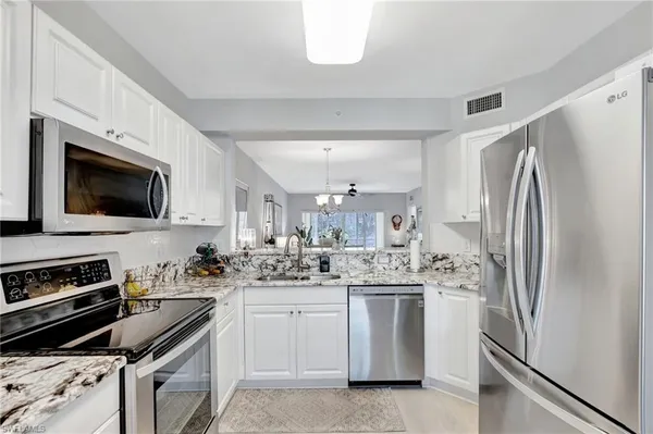 $2,125 | 7811 Regal Heron Circle, Unit 4102, Naples, FL 34104