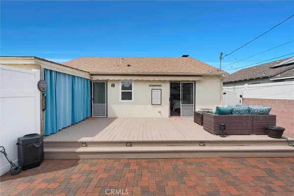 a house with view of outdoor space