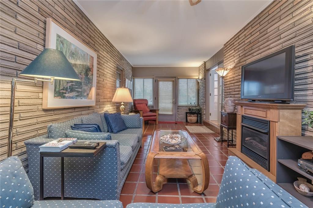 218 East Harbison Road Pittsburgh, PA 15205 - Photo 14 of 25 Gallery Image 14