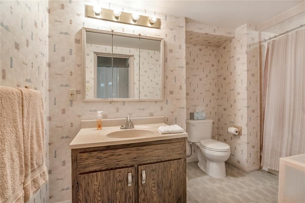 218 East Harbison Road Pittsburgh, PA 15205 - Photo 21 of 25 Gallery Image 21