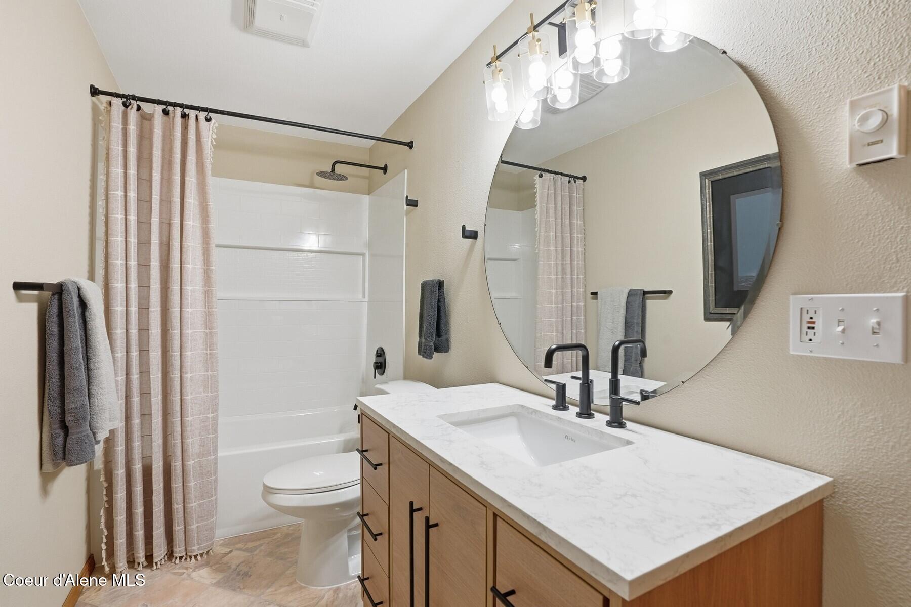 1149 Dunromin Road Priest River, ID 83856 - Photo 17 of 53 Bathroom shower vanity combo