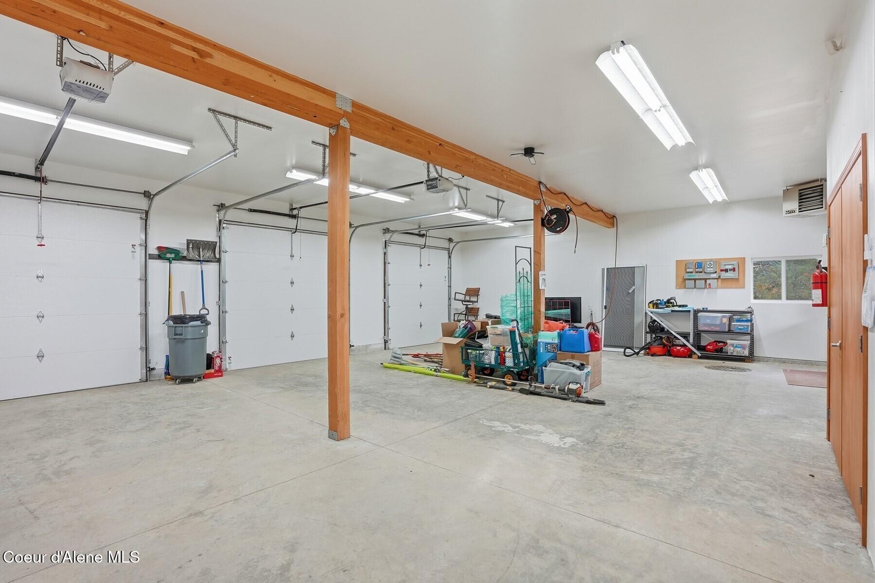 1149 Dunromin Road Priest River, ID 83856 - Photo 26 of 53 Workshop wide interior view