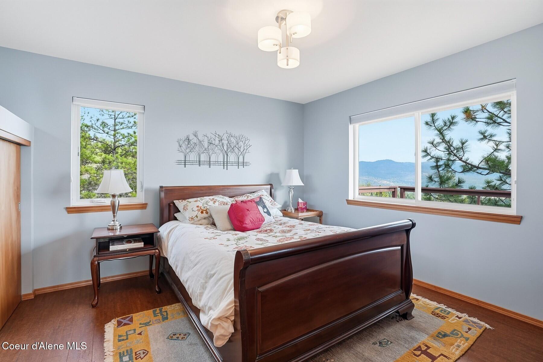 1149 Dunromin Road Priest River, ID 83856 - Photo 32 of 53 Bright bedroom