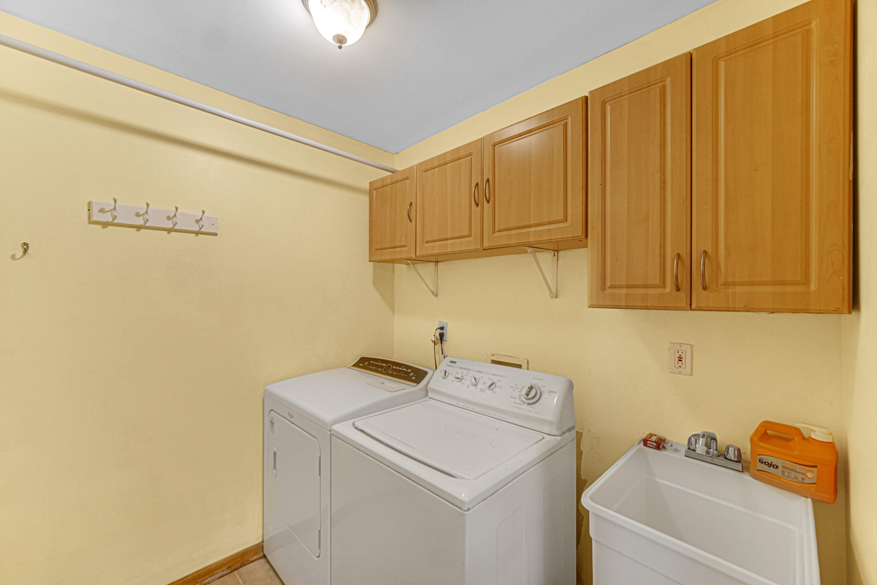 1439 Edgewater Road Crown Point, IN 46307 - Photo 16 of 29 3000x2000