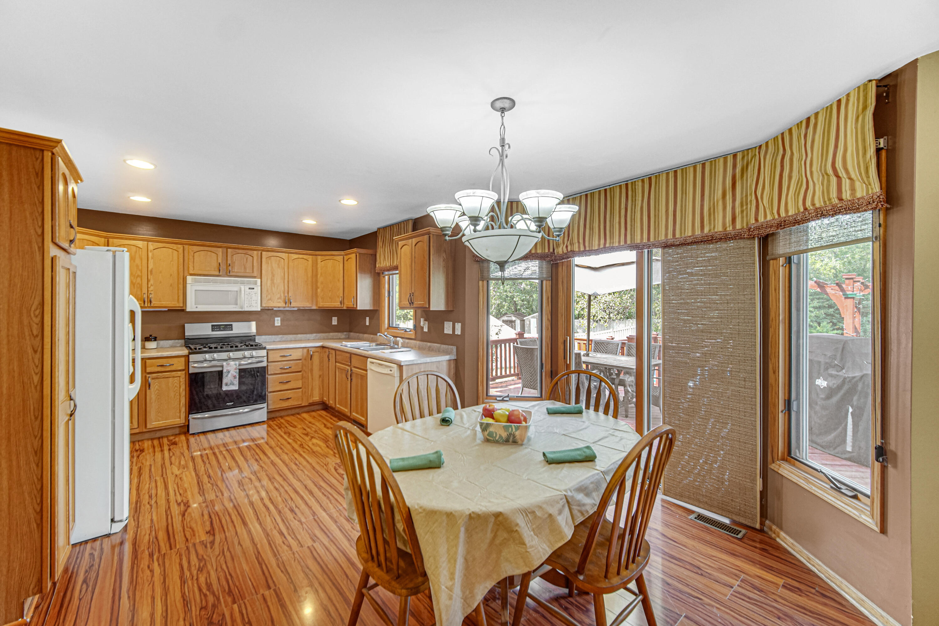 1439 Edgewater Road Crown Point, IN 46307 - Photo 8 of 29 3000x2000