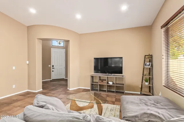 $575,000 | 2115 West Branham Lane, Phoenix, AZ 85041