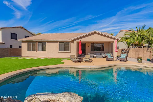$575,000 | 2115 West Branham Lane, Phoenix, AZ 85041