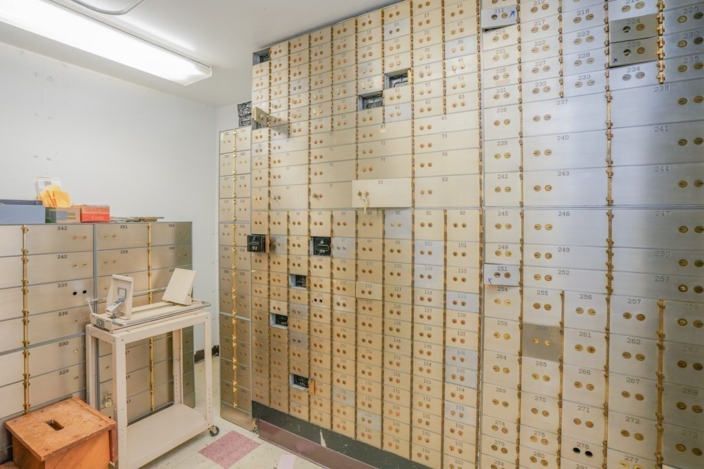 968 Main Street Warren, MA 01083 - Photo 17 of 40 a bathroom with a shower