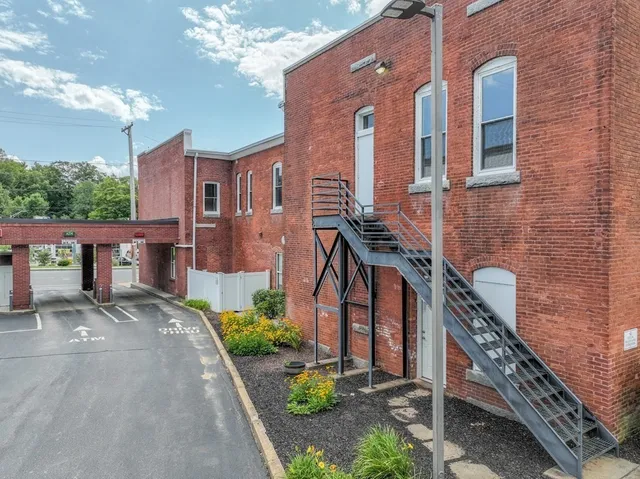 $549,900 | 968 Main Street, Warren, MA 01083