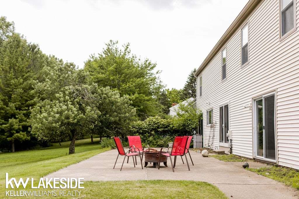 1340 East Fairview Lane Rochester, MI 48306 - Photo 65 of 75 31385903-64.JPG