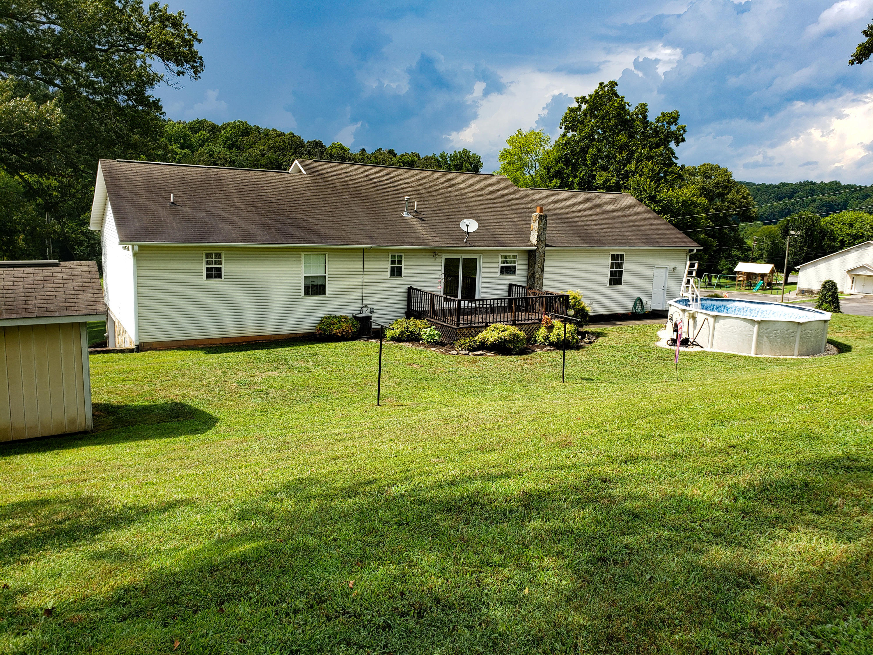 2135 Stockton Valley Road Philadelphia, TN 37846 - Photo 11 of 37 PSX_20200731_201352