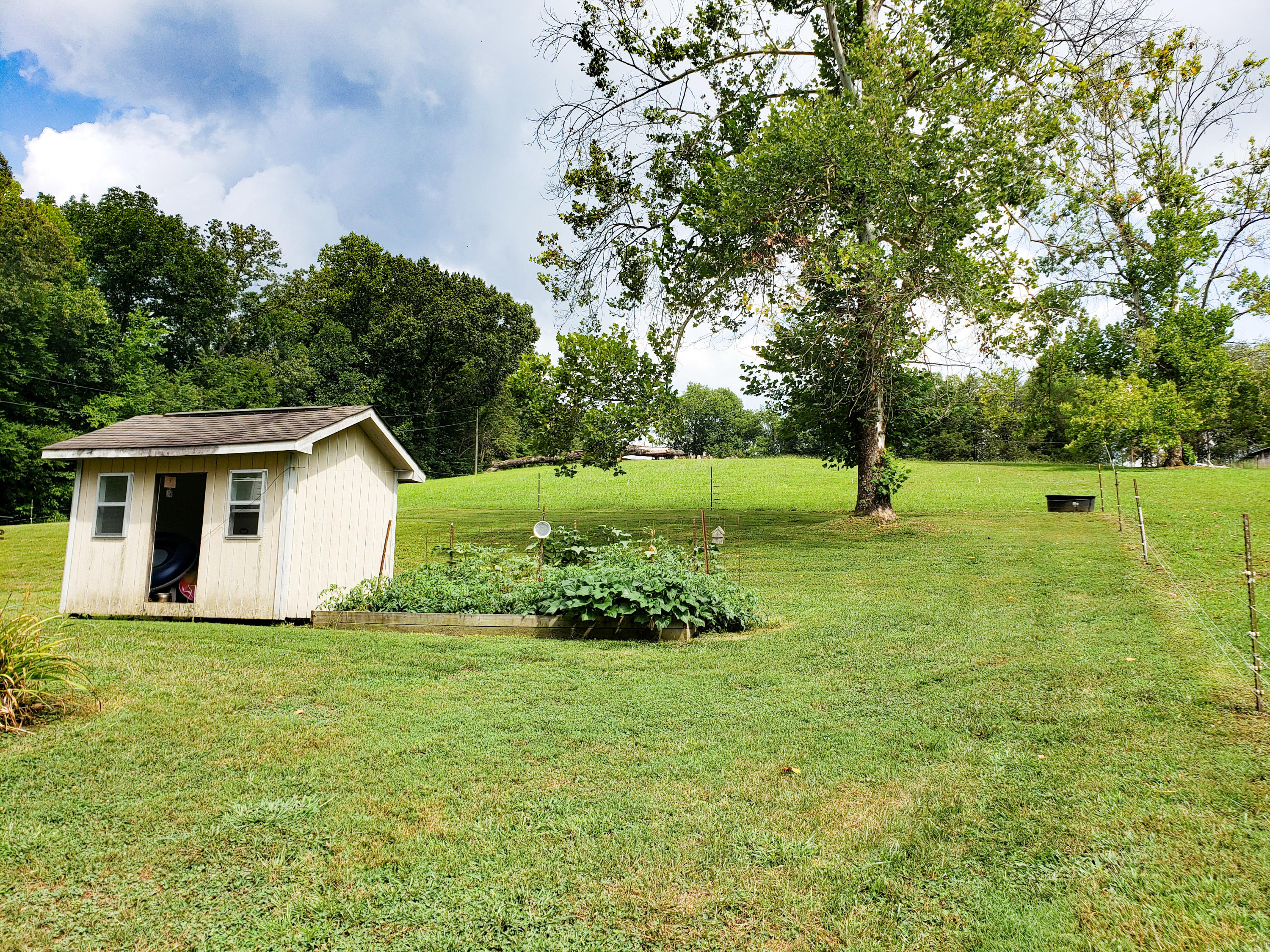 2135 Stockton Valley Road Philadelphia, TN 37846 - Photo 19 of 37 PSX_20200731_203212