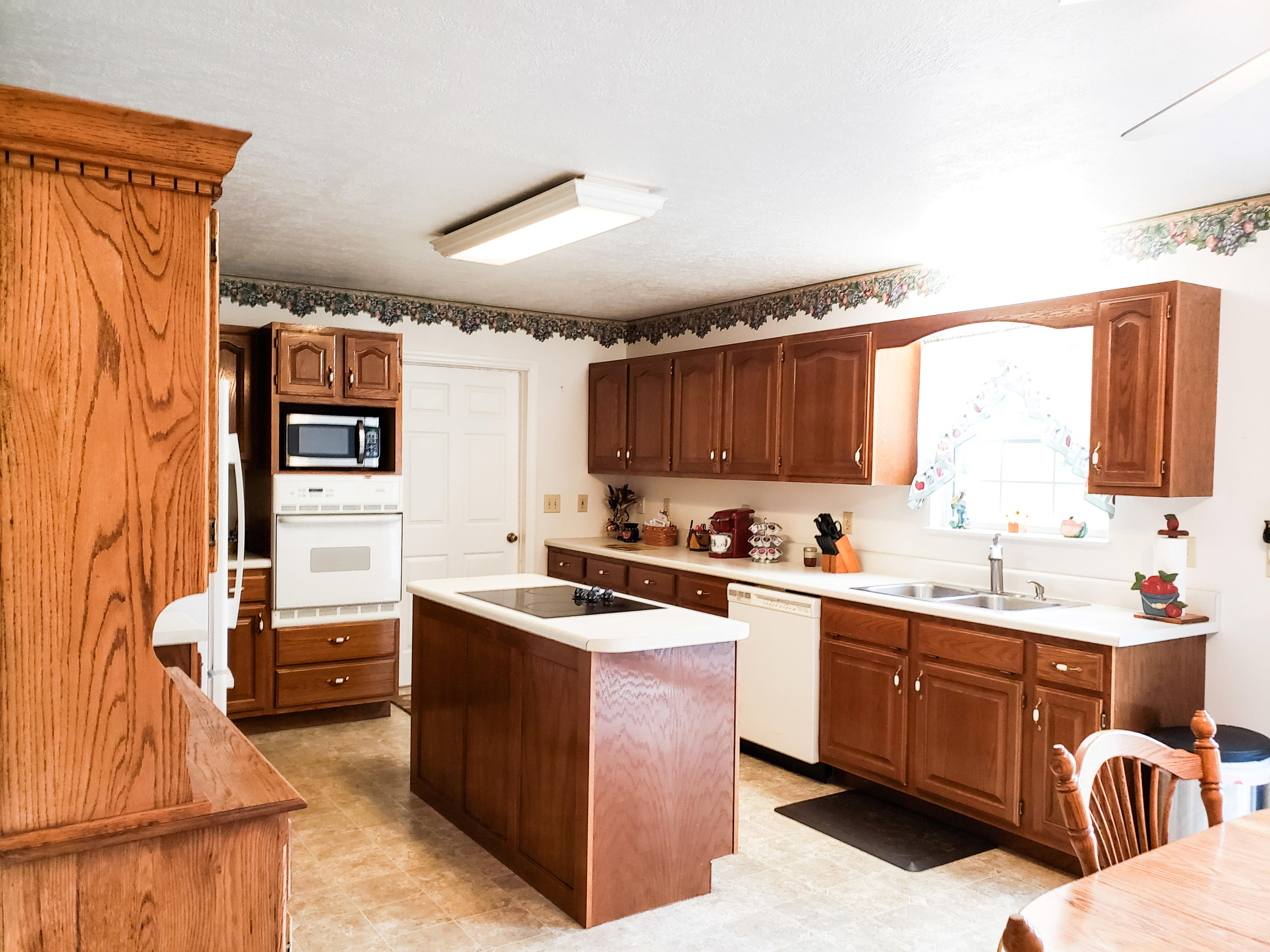2135 Stockton Valley Road Philadelphia, TN 37846 - Photo 21 of 37 PSX_20200731_210040