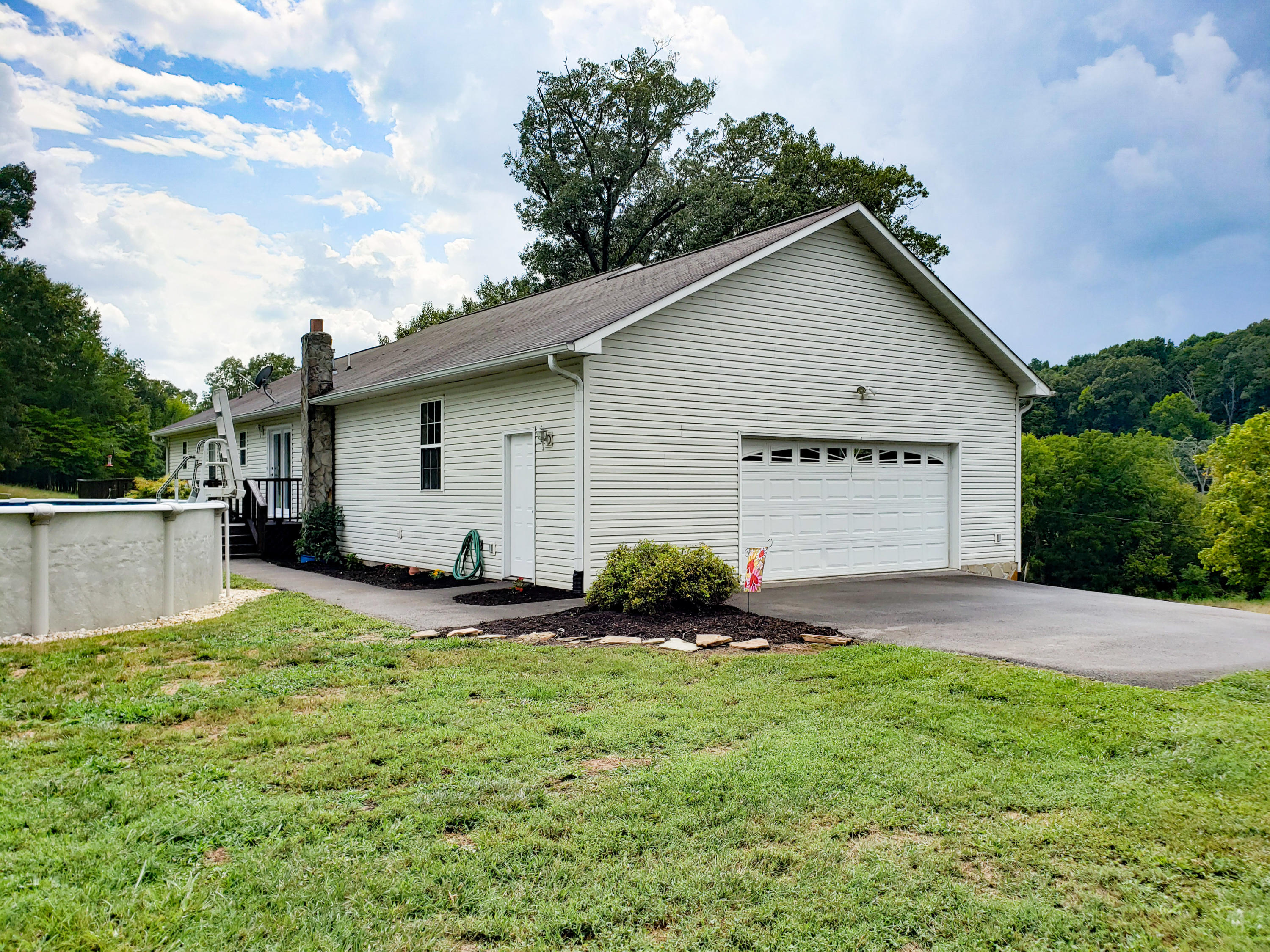 2135 Stockton Valley Road Philadelphia, TN 37846 - Photo 8 of 37 PSX_20200731_204008