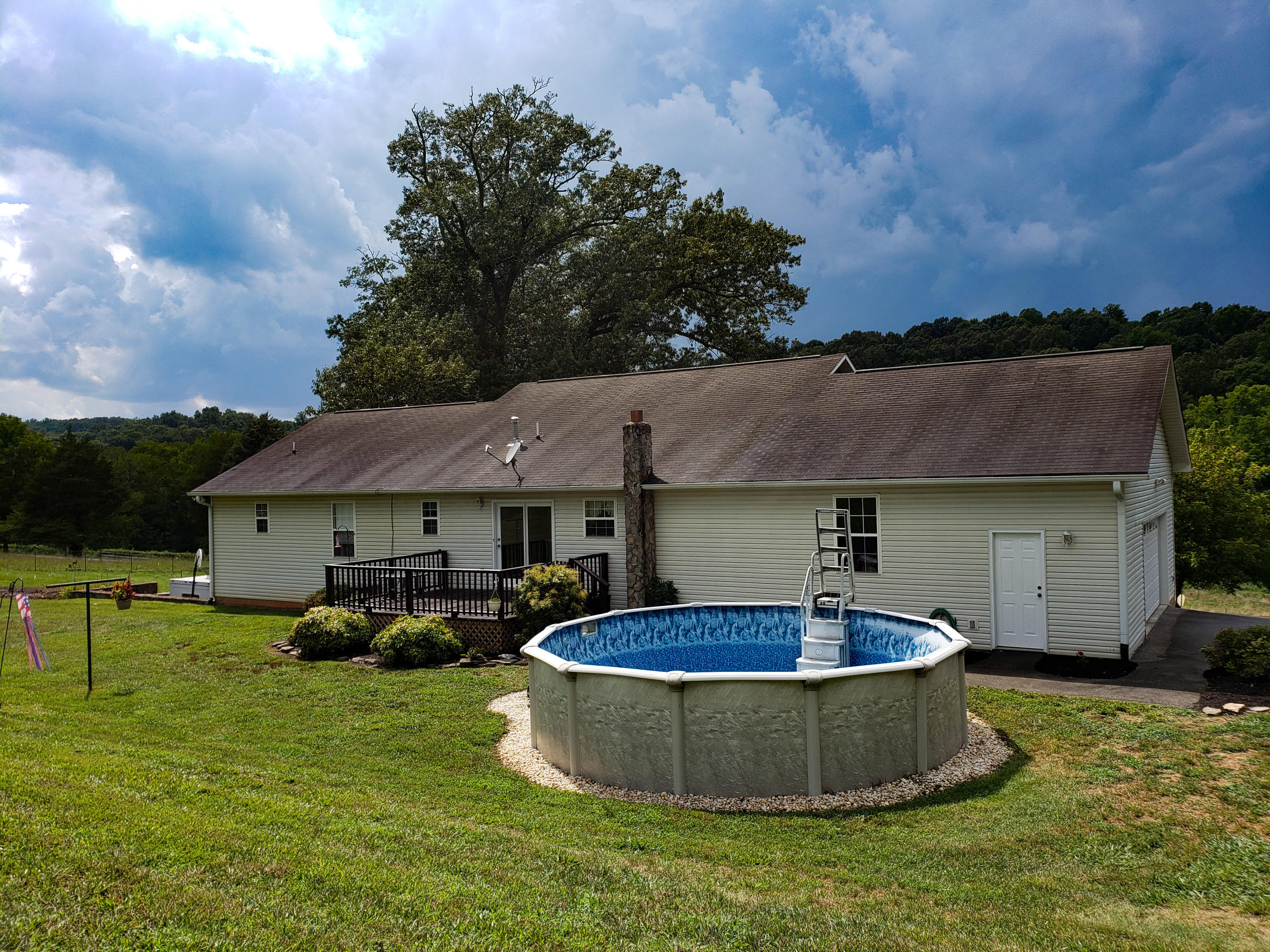 2135 Stockton Valley Road Philadelphia, TN 37846 - Photo 10 of 37 PSX_20200731_201722