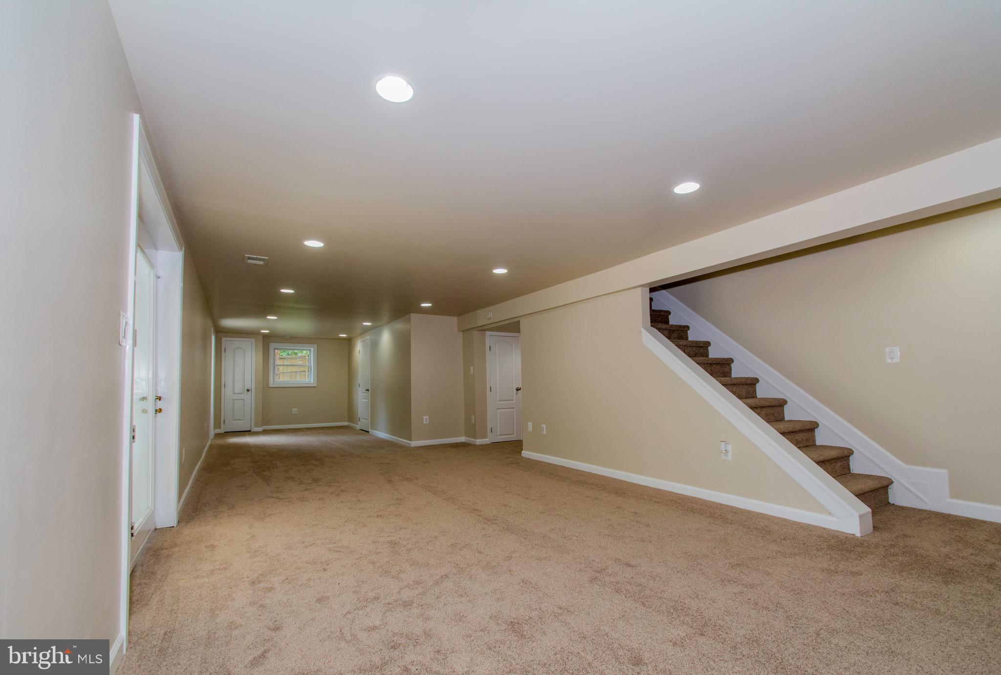 1990 Valley Road Annapolis, MD 21401 - Photo 56 of 74 WOW!!! 40' long family room