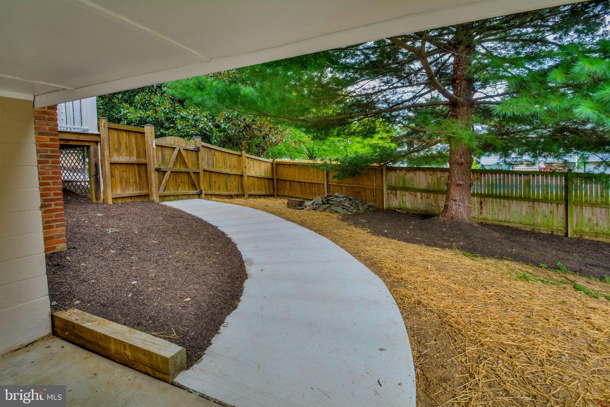 1990 Valley Road Annapolis, MD 21401 - Photo 66 of 74 4' wide lead walk to patio