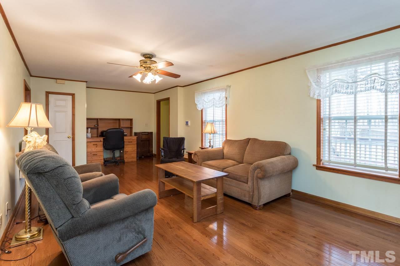 6201 Battle Bridge Road Raleigh, NC 27610 - Photo 4 of 30