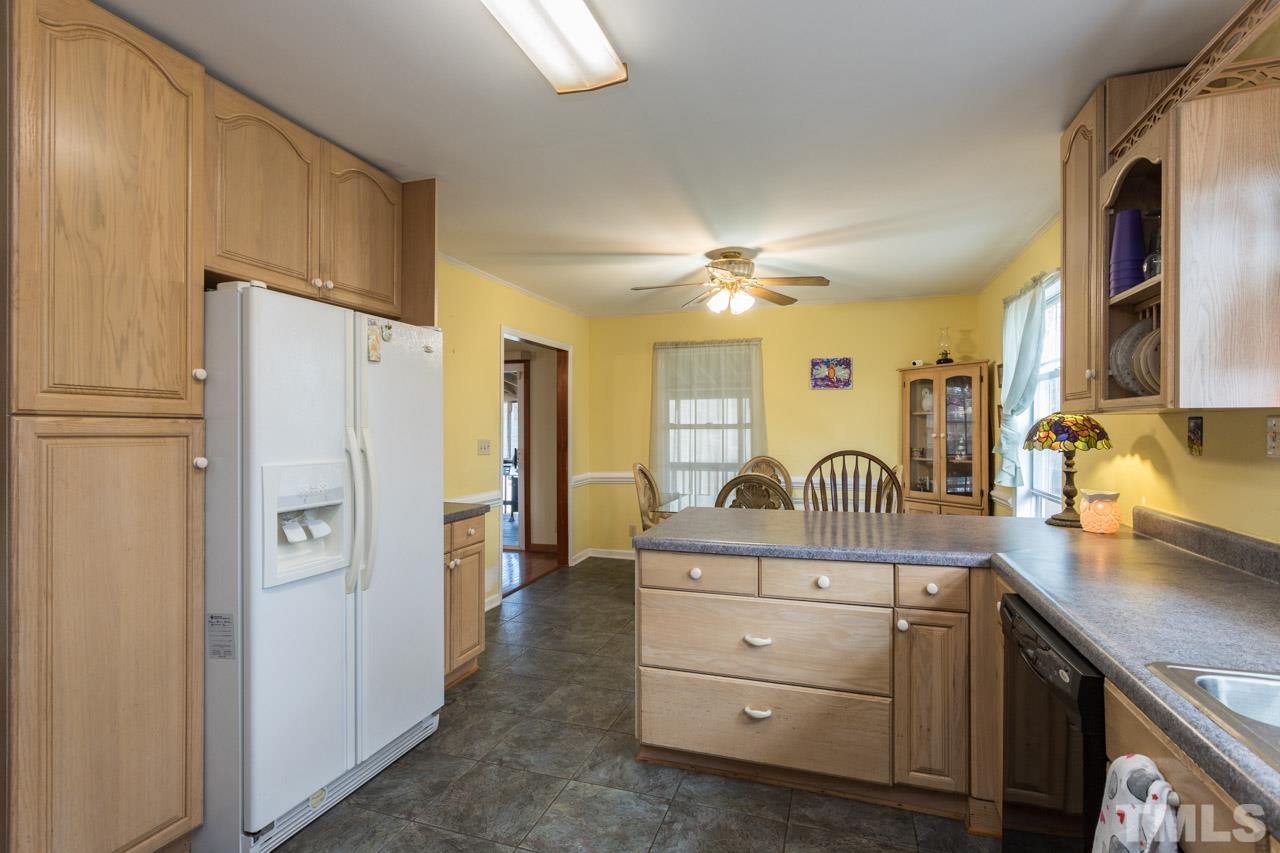 6201 Battle Bridge Road Raleigh, NC 27610 - Photo 8 of 30