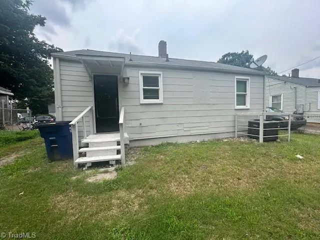 $900 | 774 Clemmonsville Circle, Winston-Salem, NC 27107