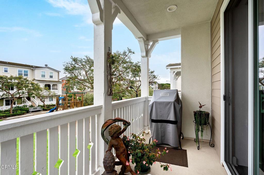 3729 Islander Walk Oxnard, CA 93035 - Photo 13 of 46 a view of entryway and kitchen