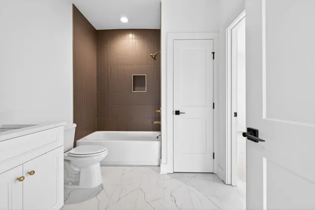 $889,000 | 4810 Moonview Lane, Sugar Hill, GA 30518