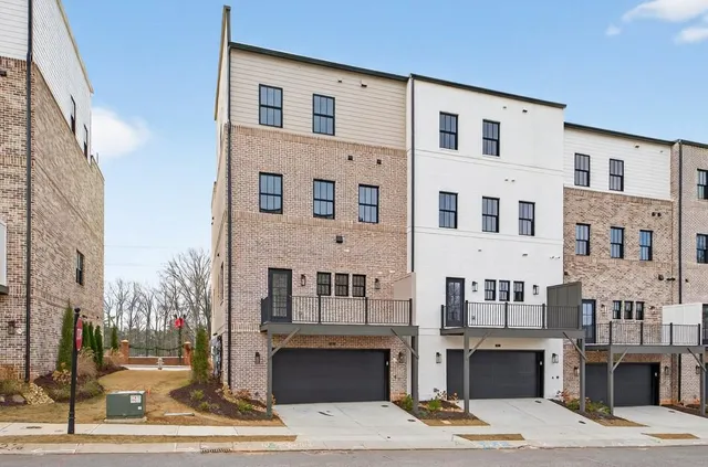 $889,000 | 4810 Moonview Lane, Sugar Hill, GA 30518