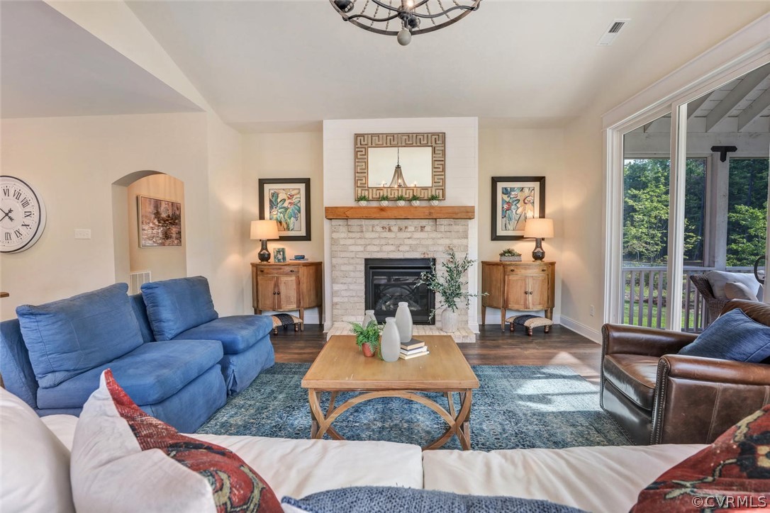 15730 Henningford Road Chesterfield, VA 23832 - Photo 5 of 19 Gallery Image 5