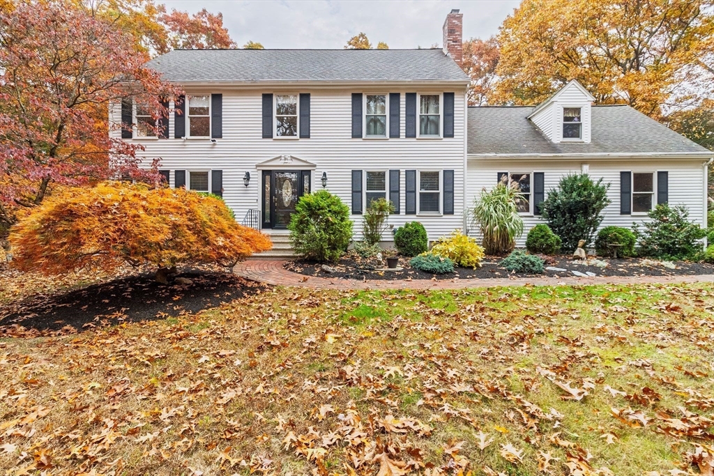 10 Daniels Road Mendon, MA 01756 - Photo 1 of 34 Gallery Image 1