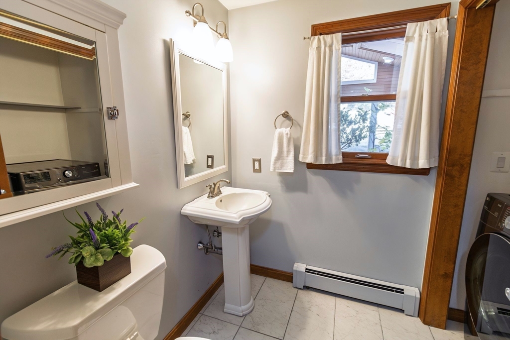 10 Daniels Road Mendon, MA 01756 - Photo 15 of 34 Gallery Image 15