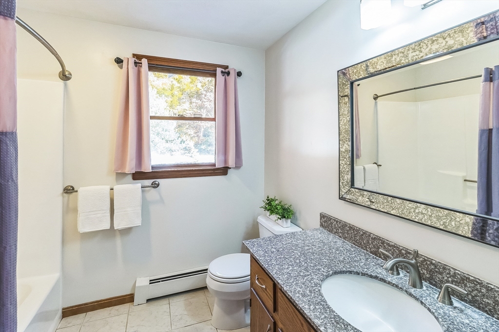10 Daniels Road Mendon, MA 01756 - Photo 16 of 34 Gallery Image 16