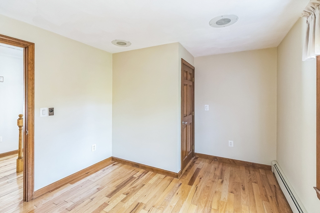 10 Daniels Road Mendon, MA 01756 - Photo 25 of 34 Gallery Image 25