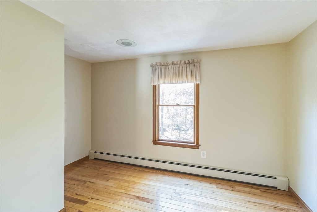 10 Daniels Road Mendon, MA 01756 - Photo 26 of 34 Gallery Image 26