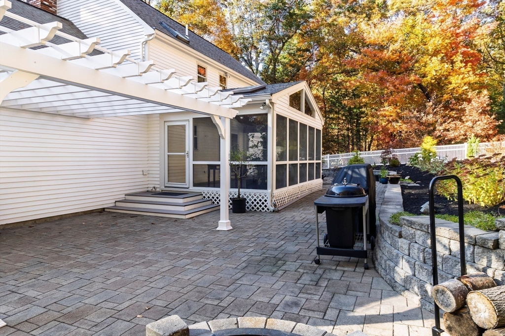 10 Daniels Road Mendon, MA 01756 - Photo 31 of 34 Gallery Image 31