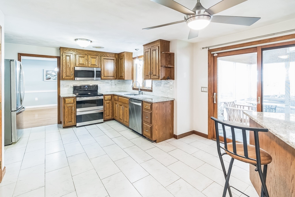 10 Daniels Road Mendon, MA 01756 - Photo 6 of 34 Gallery Image 6