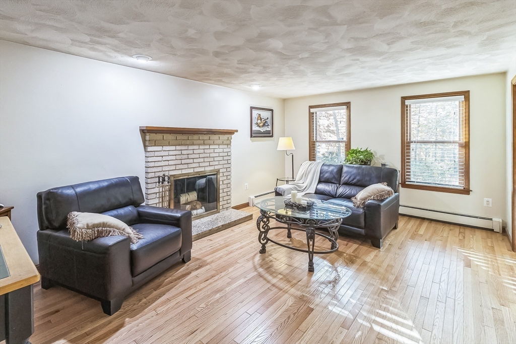 10 Daniels Road Mendon, MA 01756 - Photo 9 of 34 Gallery Image 9
