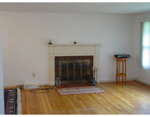 45 Oak Ridge Road Holden, MA 01520 - Photo 4 of 8 Gallery Image 4