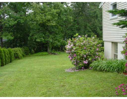 45 Oak Ridge Road Holden, MA 01520 - Photo 6 of 8 Gallery Image 6