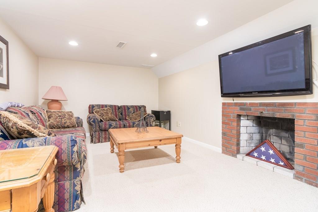 92 Norfolk Road Braintree, MA 02184 - Photo 19 of 33 Gallery Image 19