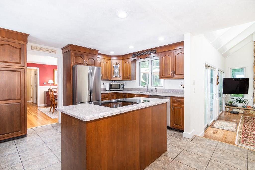 92 Norfolk Road Braintree, MA 02184 - Photo 7 of 33 Gallery Image 7