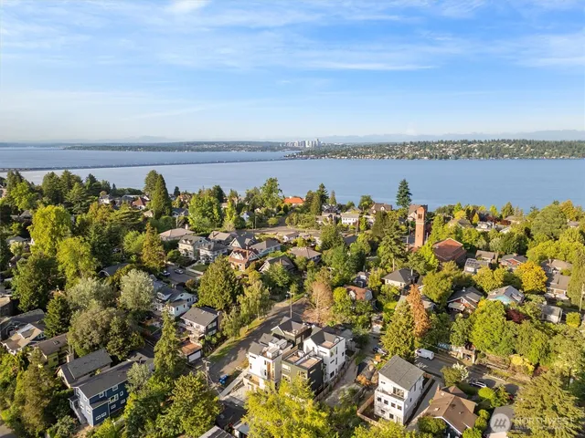 $685,000 | 3205 B 37th Place South, Seattle, WA 98144